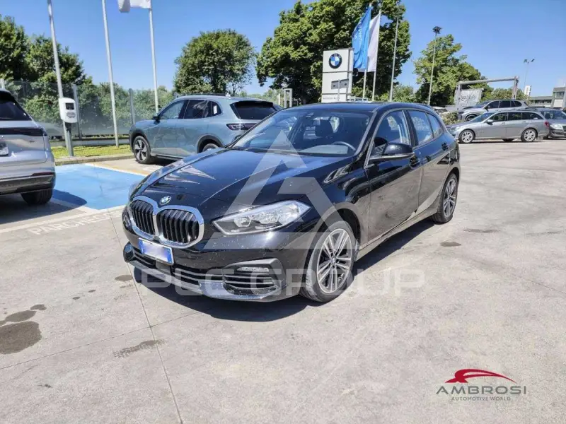2022 BMW 120