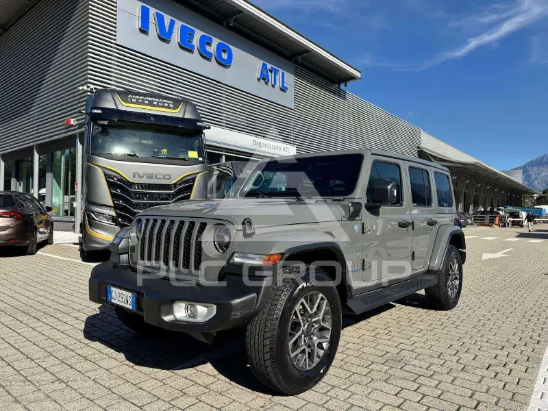 2022 Jeep WRANGLER