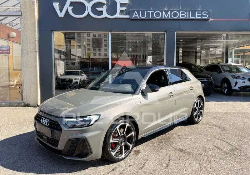 2022 Audi A1