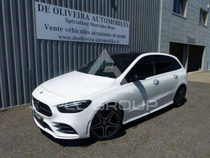 2022 Mercedes Benz B 200