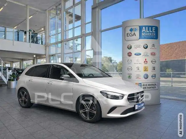 2022 Mercedes Benz B 200