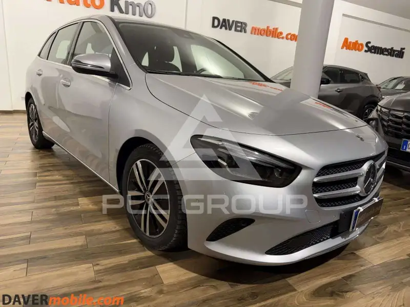 2022 Mercedes Benz B 200