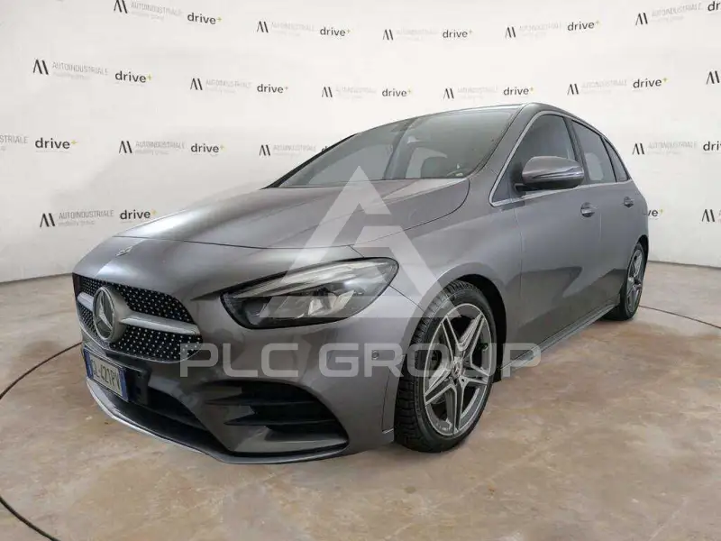 2022 Mercedes Benz B 200