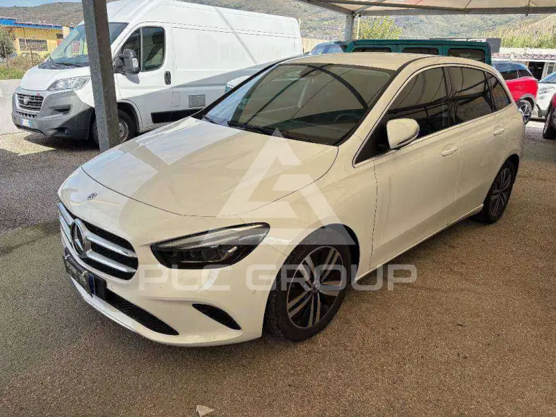 2022 Mercedes Benz B 200