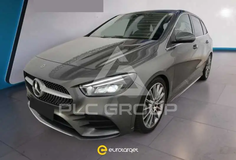 2022 Mercedes Benz B 200