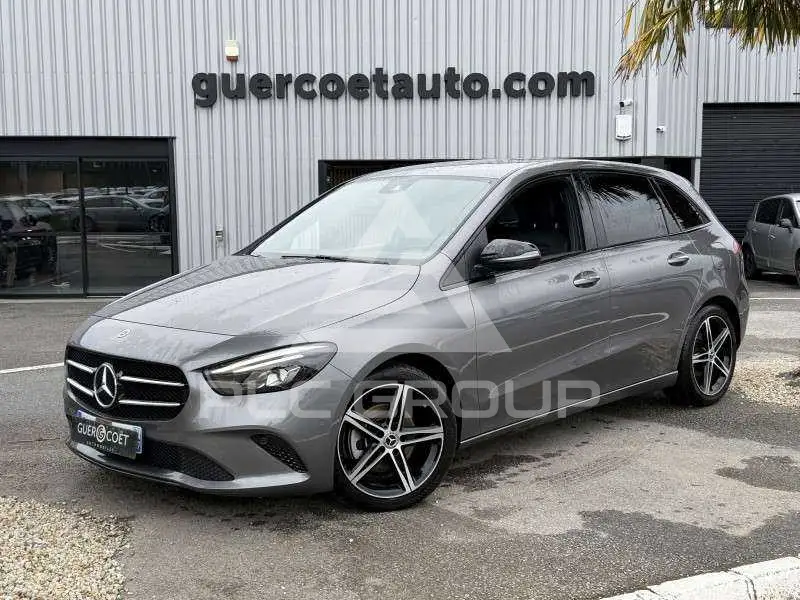 2022 Mercedes Benz B 200