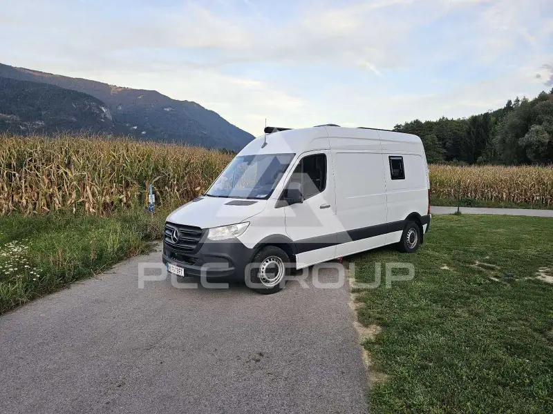 2022 Mercedes Benz Sprinter