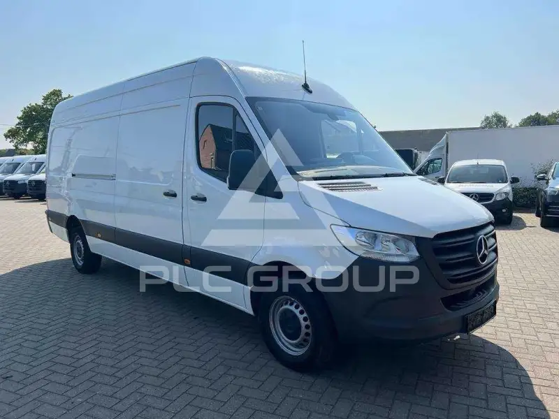 2022 Mercedes Benz Sprinter