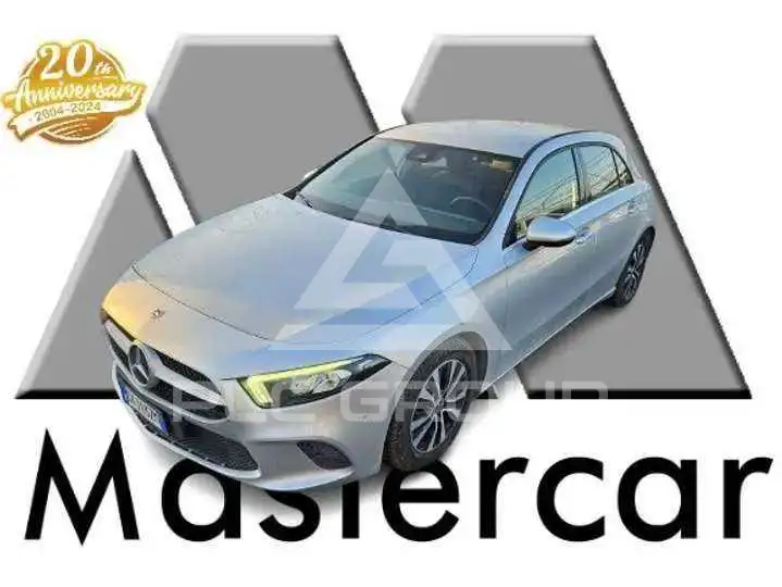 2022 Mercedes Benz A 180