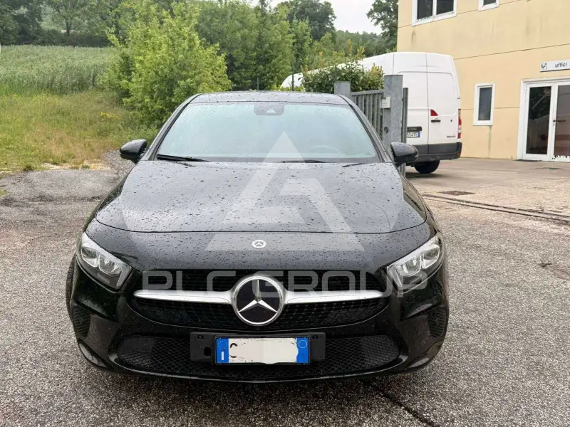 2022 Mercedes Benz A 180