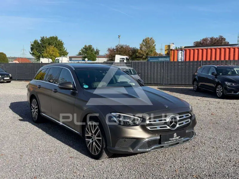 2022 Mercedes Benz E 400