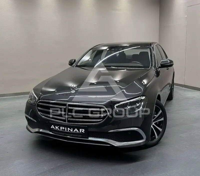 2022 Mercedes Benz E 300