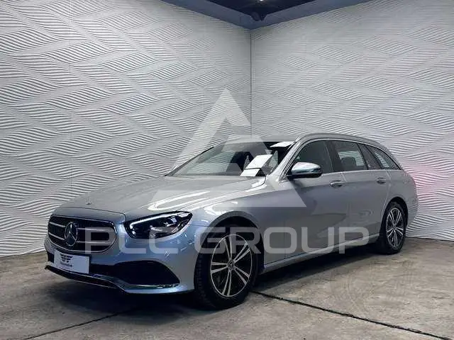 2022 Mercedes Benz E 200