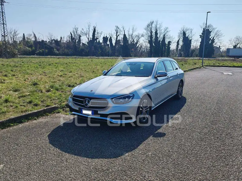 2022 Mercedes Benz E 200