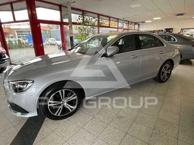 2022 Mercedes Benz E 220