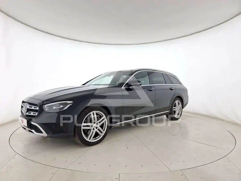 2022 Mercedes Benz E 220