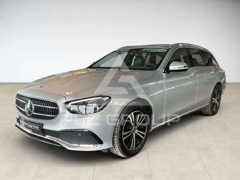 2022 Mercedes Benz E 220