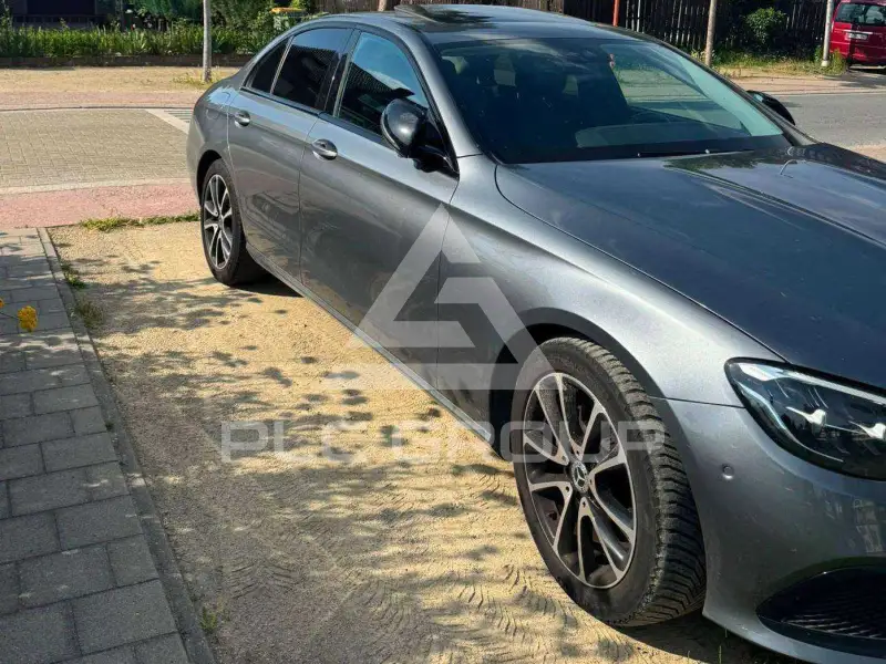 2022 Mercedes Benz E 220