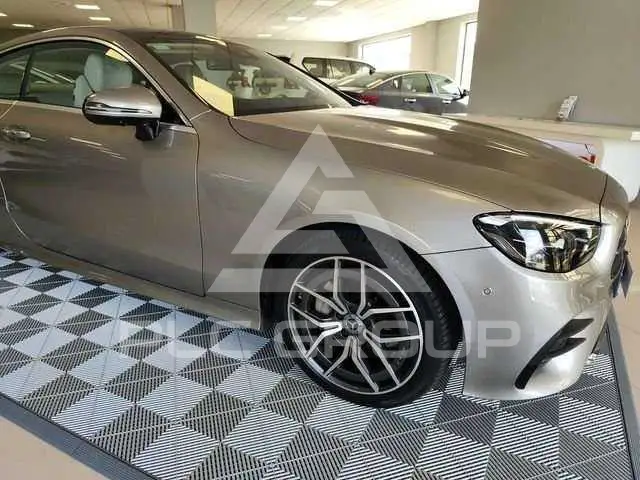2022 Mercedes Benz E 220
