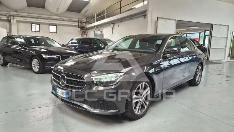 2022 Mercedes Benz E 220