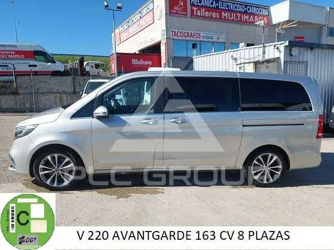2022 Mercedes Benz V 220