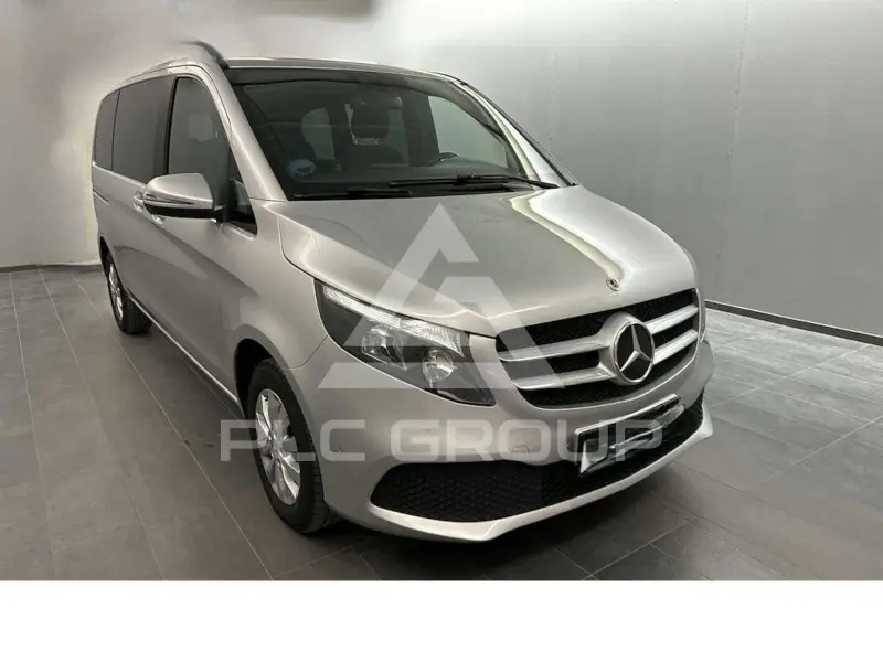 2022 Mercedes Benz V 220