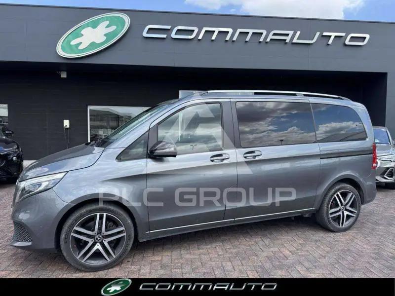 2022 Mercedes Benz V 220