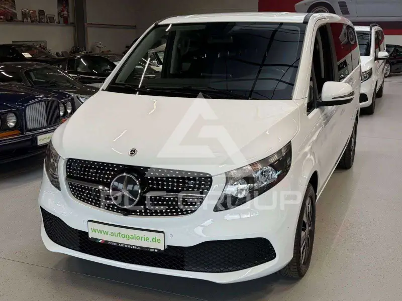2022 Mercedes Benz V 220