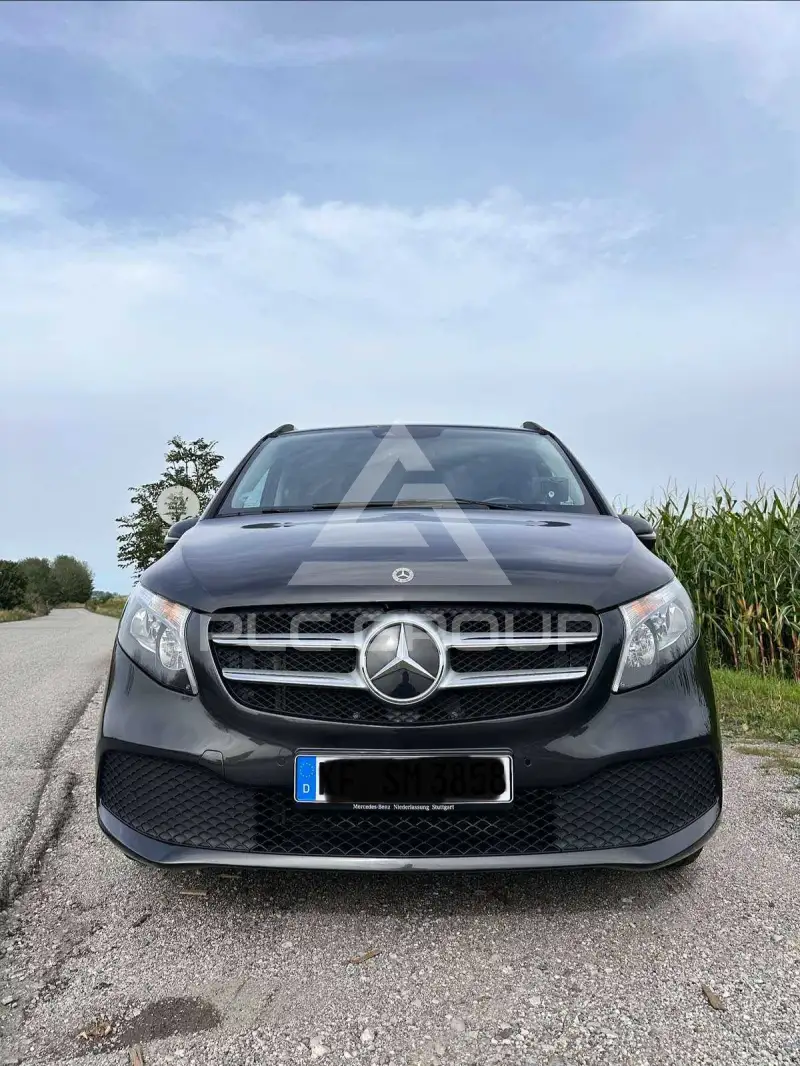 2022 Mercedes Benz V 220