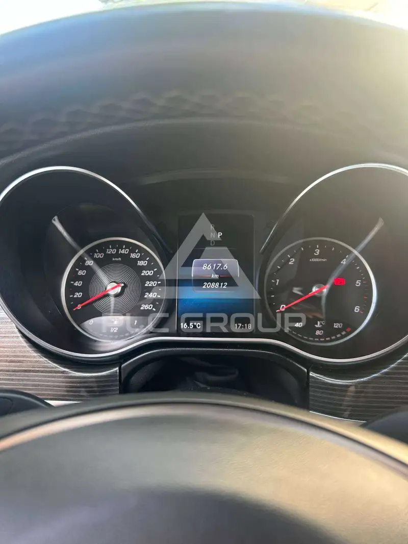 2022 Mercedes Benz V 220