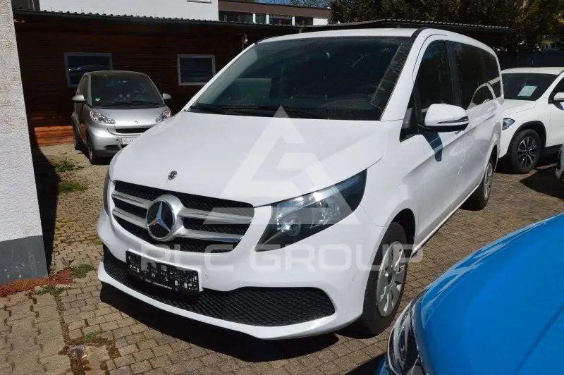 2022 Mercedes Benz V 220