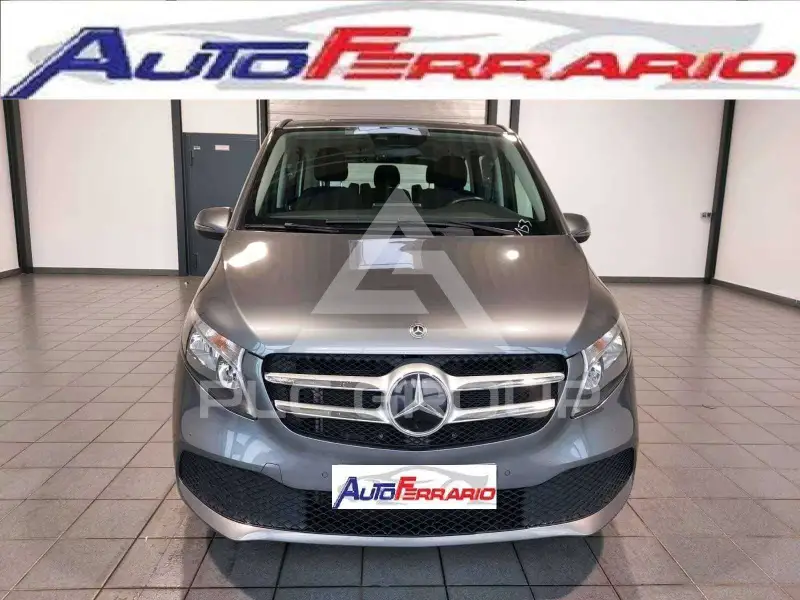2022 Mercedes Benz V 220