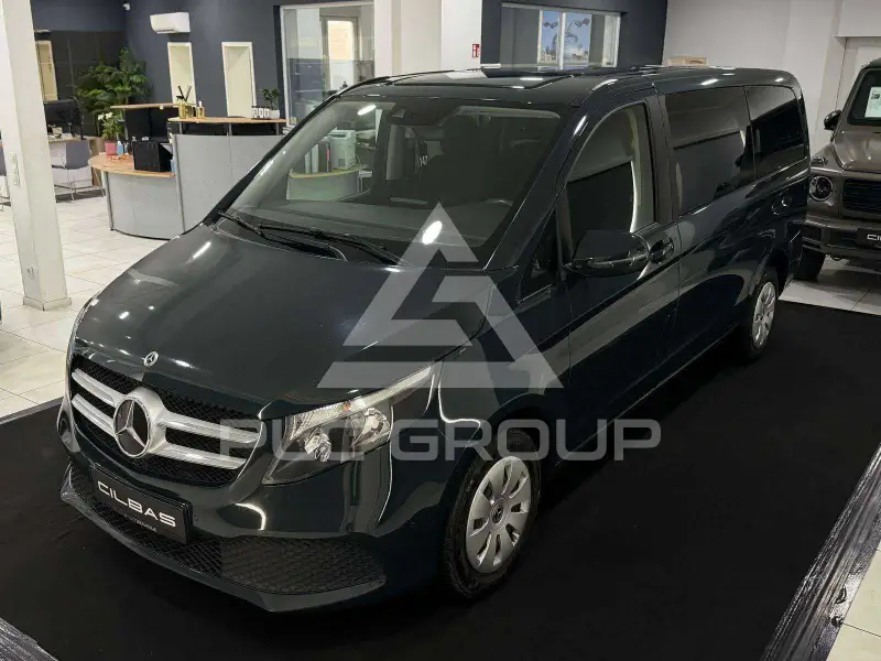 2022 Mercedes Benz V 220