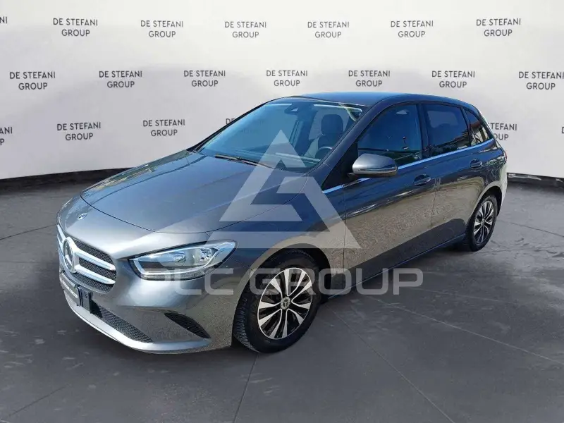 2022 Mercedes Benz B 180