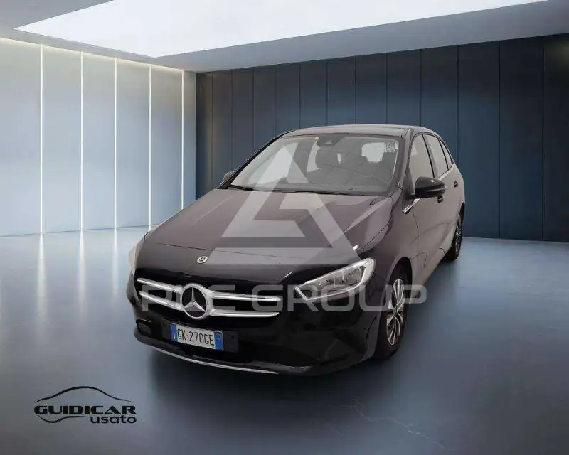 2022 Mercedes Benz B 180
