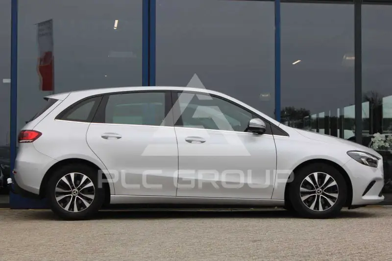 2022 Mercedes Benz B 180