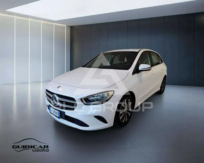 2022 Mercedes Benz B 180