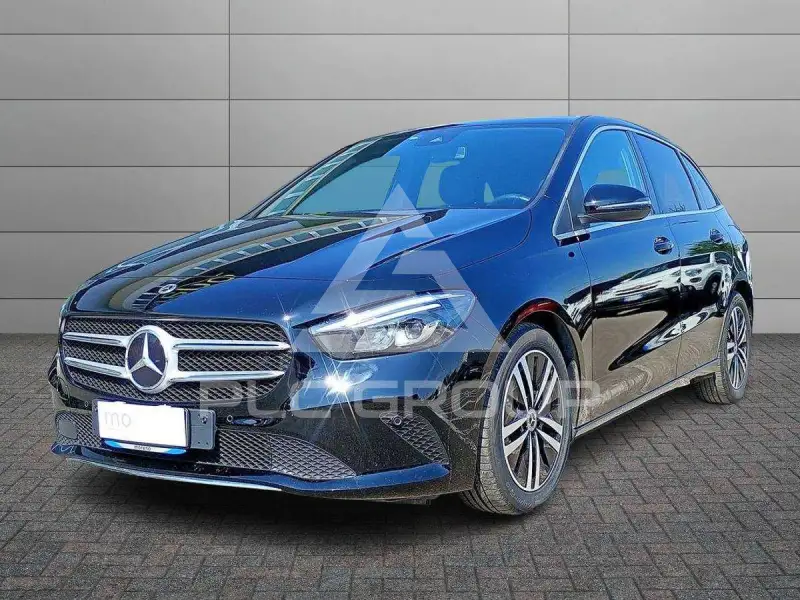 2022 Mercedes Benz B 180