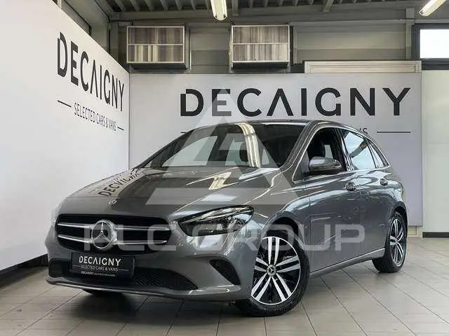 2022 Mercedes Benz B 180