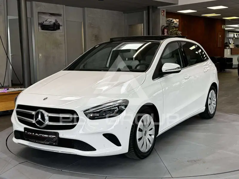 2022 Mercedes Benz B 180