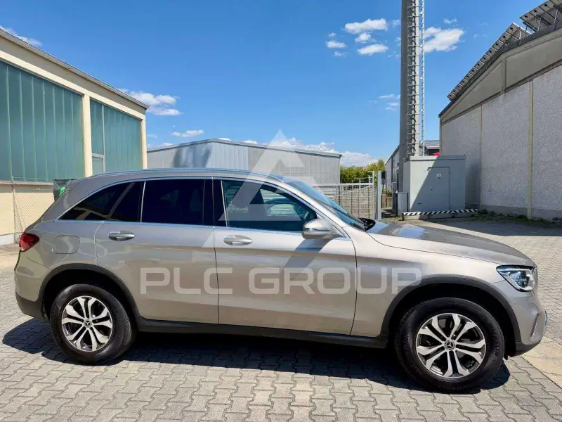 2022 Mercedes Benz GLC 220