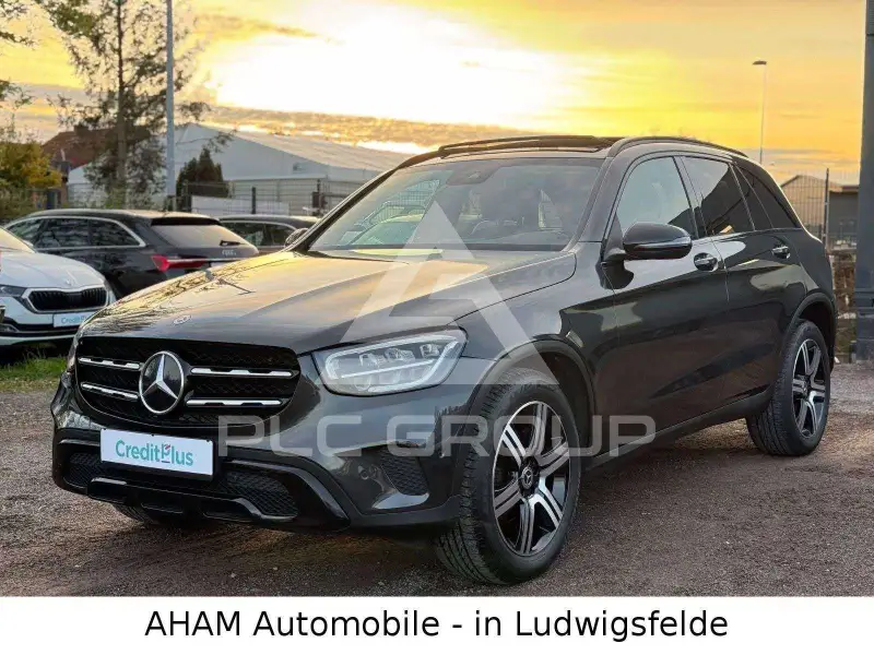 2022 Mercedes Benz GLC 220