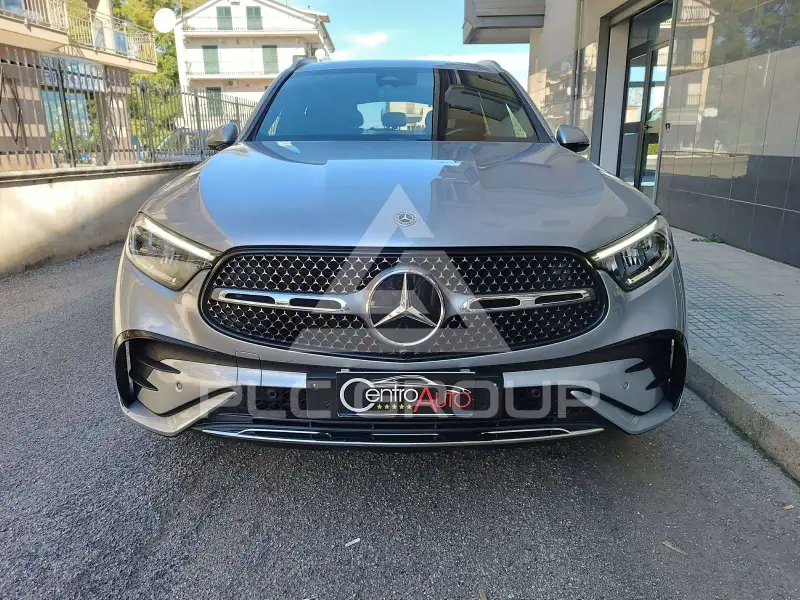 2022 Mercedes Benz GLC 220