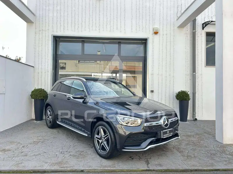 2022 Mercedes Benz GLC 220