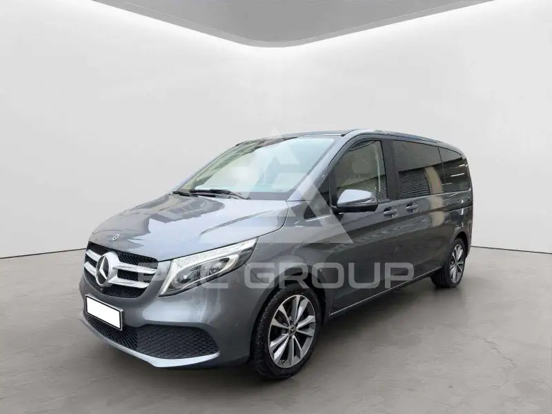2022 Mercedes Benz V 300
