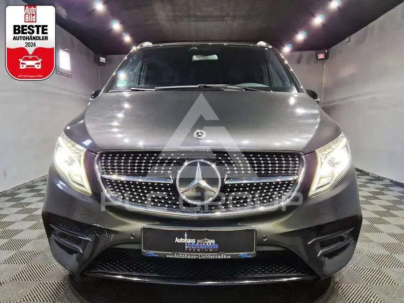 2022 Mercedes Benz V 300