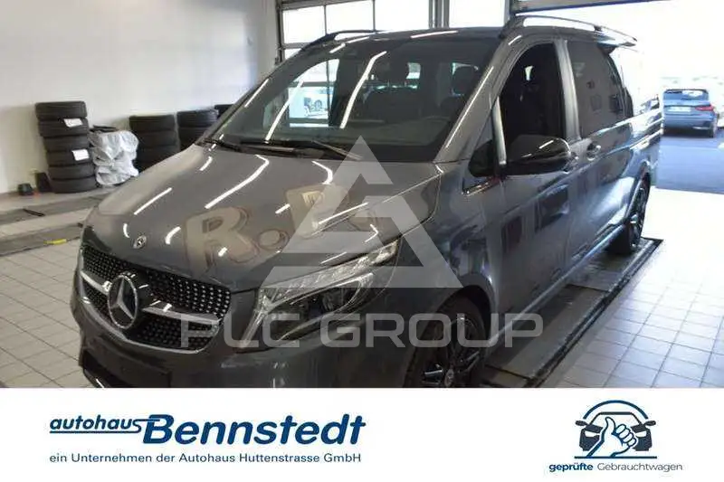 2022 Mercedes Benz V 300