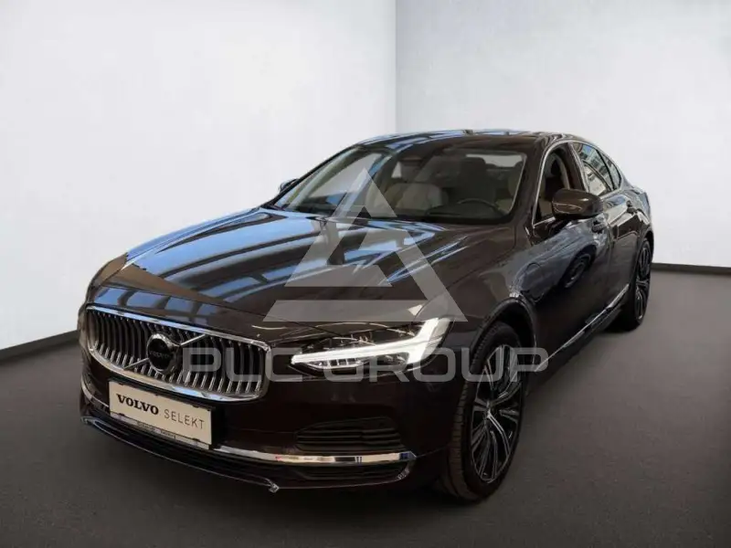 2022 Volvo S90