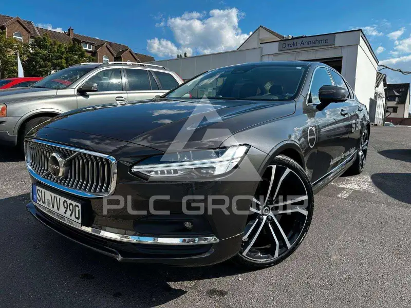 2022 Volvo S90