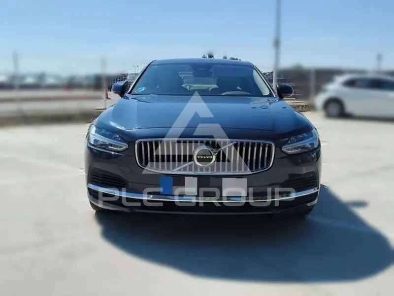 2022 Volvo S90